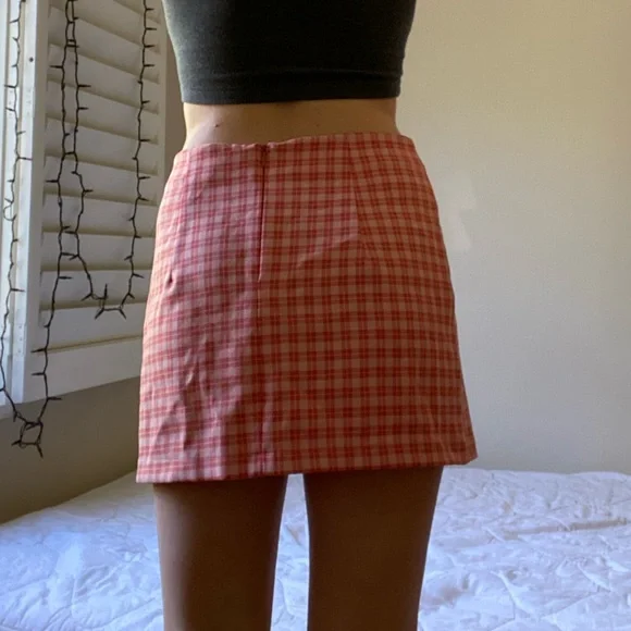 Urban outfitters cute skirt! Size medium - Picture 2 of 3